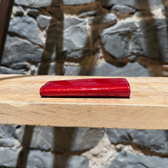 Louis Vuitton Vintage Red Vernis Monogram 4 Key Holder - Picture 6 of 16